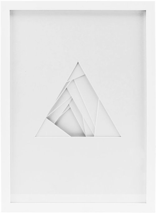 På billedet ser du variationen Shapes, Relief, Triangle fra brandet House Doctor i en størrelse 29.7 x 42 cm. i farven Hvid