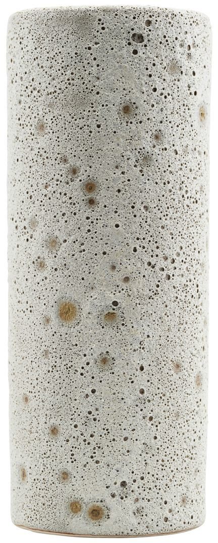 På billedet ser du variationen Eng, Vase fra brandet House Doctor i en størrelse D: 10 cm. x H: 26 cm. i farven Hvid