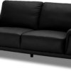 På billedet ser du et stemningsbillede (#7) fra Dunblane, 3 personers sofa, Læder fra brandet Raymond & Hallmark i en størrelse H: 89 cm. B: 210 cm. i farven Sort