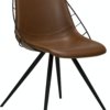 På billedet ser du variationen Sway, Spisebordsstol, Læder fra brandet DAN-FORM Denmark i en størrelse H: 80 cm. B: 51 cm. L: 61 cm. i farven Brun