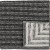 På billedet ser du variationen Cozy, Håndklæde, Bomuld fra brandet Bloomingville i en størrelse B: 70 cm. L: 140 cm. i farven Sort
