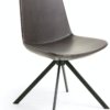 På billedet ser du variationen Zeva, Spisebordsstol fra brandet LaForma i en størrelse H: 84 cm. B: 50 cm. L: 56 cm. i farven Brun/sort