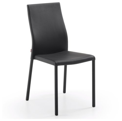 På billedet ser du Abelle, Spisebordsstol, moderne, læder fra brandet LaForma i en størrelse H: 91 cm. B: 45 cm. L: 55 cm. i farven Sort