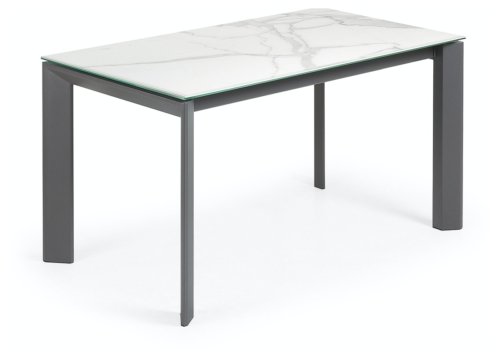 På billedet ser du variationen Axis Ceramic, Udtrækkeligt spisebord, moderne, keramisk fra brandet LaForma i en størrelse H: 76 cm. B: 140 cm. L: 90 cm. i farven Hvid/Mørkegrå