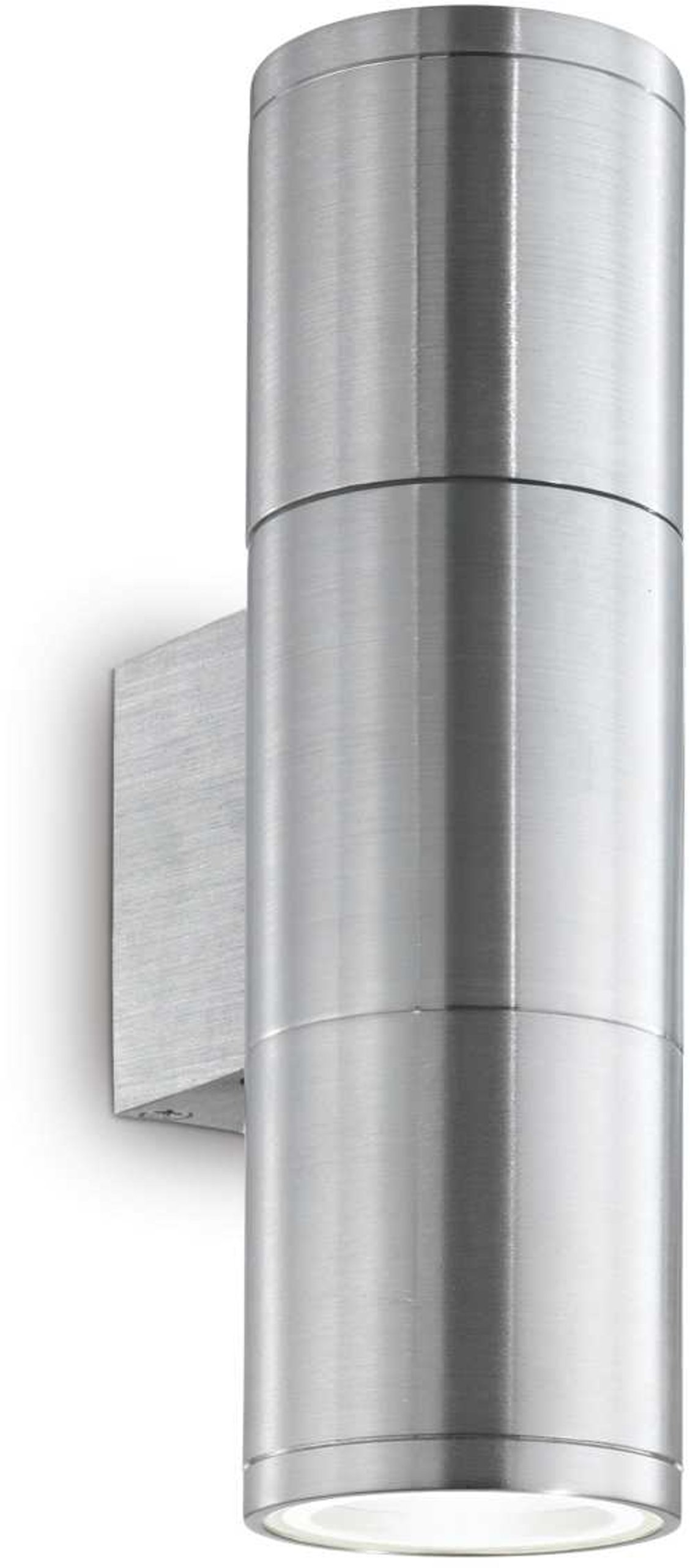 På billedet ser du Gun, Udendørs væglampe, Ap2, aluminium fra brandet Ideal Lux i en størrelse H: 21 cm. x B: 11 cm. x L: 6 cm. i farven Aluminium