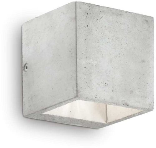 På billedet ser du variationen Kool, Væglampe, Ap1, beton fra brandet Ideal Lux i en størrelse H: 10 cm. x B: 10 cm. x L: 10 cm. i farven Beton