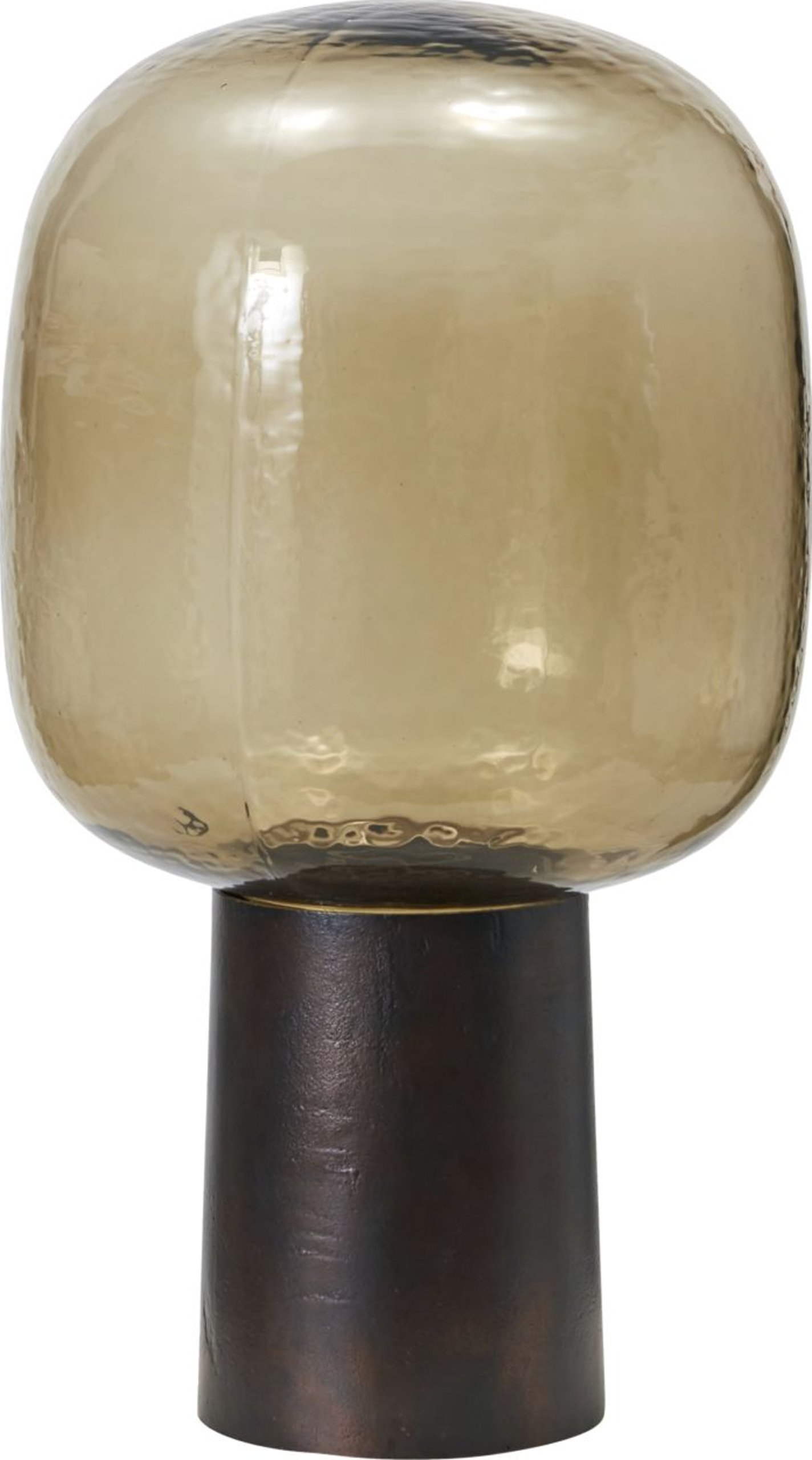 På billedet ser du variationen Note, Bordlampe fra brandet House Doctor i en størrelse D: 28 cm. x H: 52 cm. i farven Bruneret messing