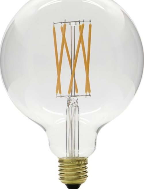 På billedet ser du variationen Mega Edison, LED pære fra brandet House Doctor i en størrelse D: 12,5 cm. x H: 17,5 cm. i farven Klar