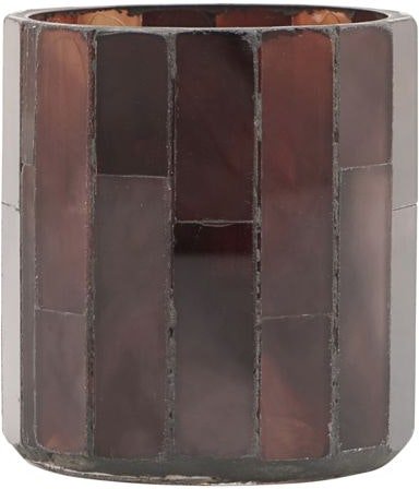 På billedet ser du Amroha, Fyrfadsstage, glas fra brandet House Doctor i en størrelse D: 6,5 cm. x H: 8 cm. i farven Brun