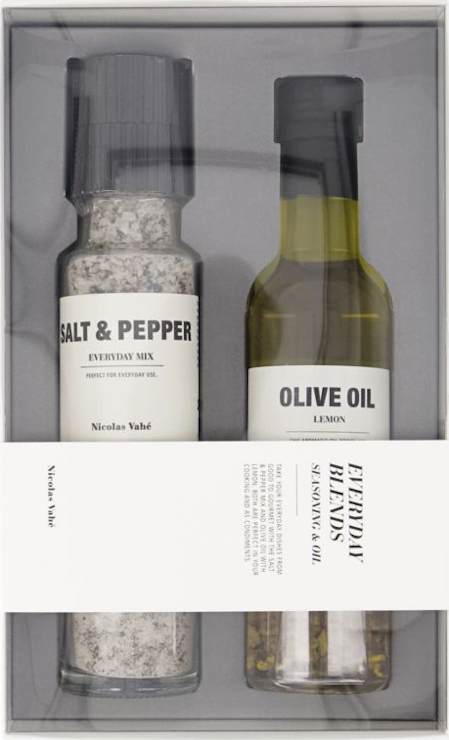 På billedet ser du variationen Gaveæske, Everyday blends - Seasoning & oil fra brandet Nicolas Vahé i en størrelse H: 6 cm. x B: 16 cm. x L: 26 cm. i farven Multi