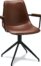 På billedet ser du variationen Montrose, Spisebordsstol med armlæn, Kunstlæder fra brandet Raymond & Hallmark i en størrelse Ja i farven Lysebrun