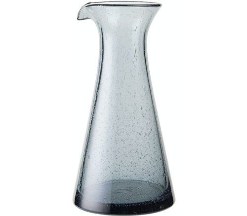 På billedet ser du variationen Bubble, Kande, Glas fra brandet Broste Copenhagen i en størrelse D: 12,5 cm. x H: 24,5 cm. i farven Grå
