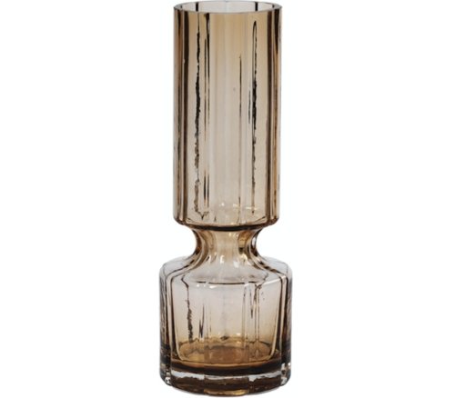 På billedet ser du variationen Hyacint, Vase, Mundblæst glas fra brandet Broste Copenhagen i en størrelse D: 10 cm. x H: 28,3 cm. i farven Orange