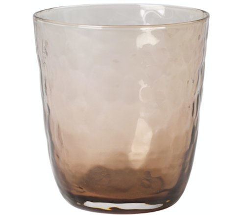 På billedet ser du variationen Hammered, Drikkeglas, Glas fra brandet Broste Copenhagen i en størrelse D: 9,2 cm. x H: 9,5 cm. i farven Brun
