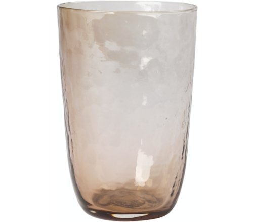 På billedet ser du variationen Hammered, Drikkeglas, Glas fra brandet Broste Copenhagen i en størrelse D: 9,2 cm. x H: 13,5 cm. i farven Brun