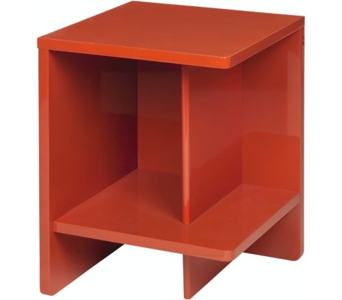 På billedet ser du variationen Tenna, Sengebord fra brandet Broste Copenhagen i en størrelse H: 52 cm. x B: 38 cm. x L: 38 cm. i farven Rød