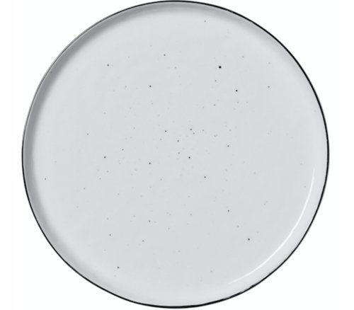 På billedet ser du variationen Salt, Frokosttallerken, Stentøj fra brandet Broste Copenhagen i en størrelse D: 22 cm. x H: 1,5 cm. i farven Hvid
