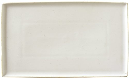 På billedet ser du variationen Eli, Tallerken, Stentøj fra brandet Broste Copenhagen i en størrelse H: 1,5 cm. x B: 15,6 cm. x L: 26 cm. i farven Hvid
