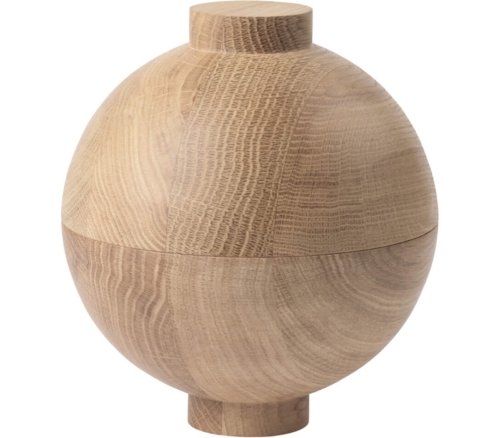 På billedet ser du variationen Wooden Sphere, Opbevaringskrukke, Eg fra brandet Kristina Dam i en størrelse D: 16 cm. x H: 18 cm. i farven Natur