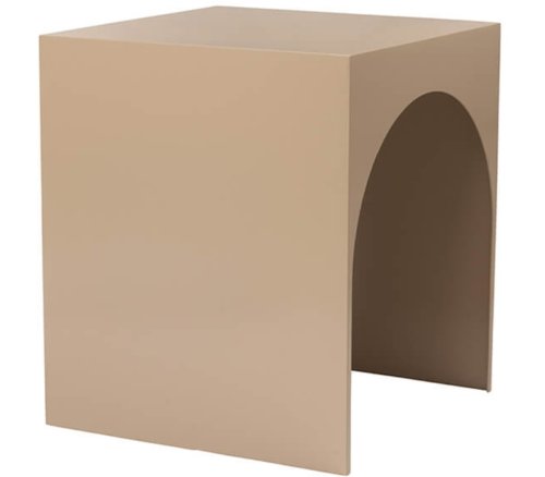 På billedet ser du variationen Arch, Sofabord, Stål fra brandet Kristina Dam i en størrelse H: 46 cm. x B: 40 cm. x L: 40 cm. i farven Brun