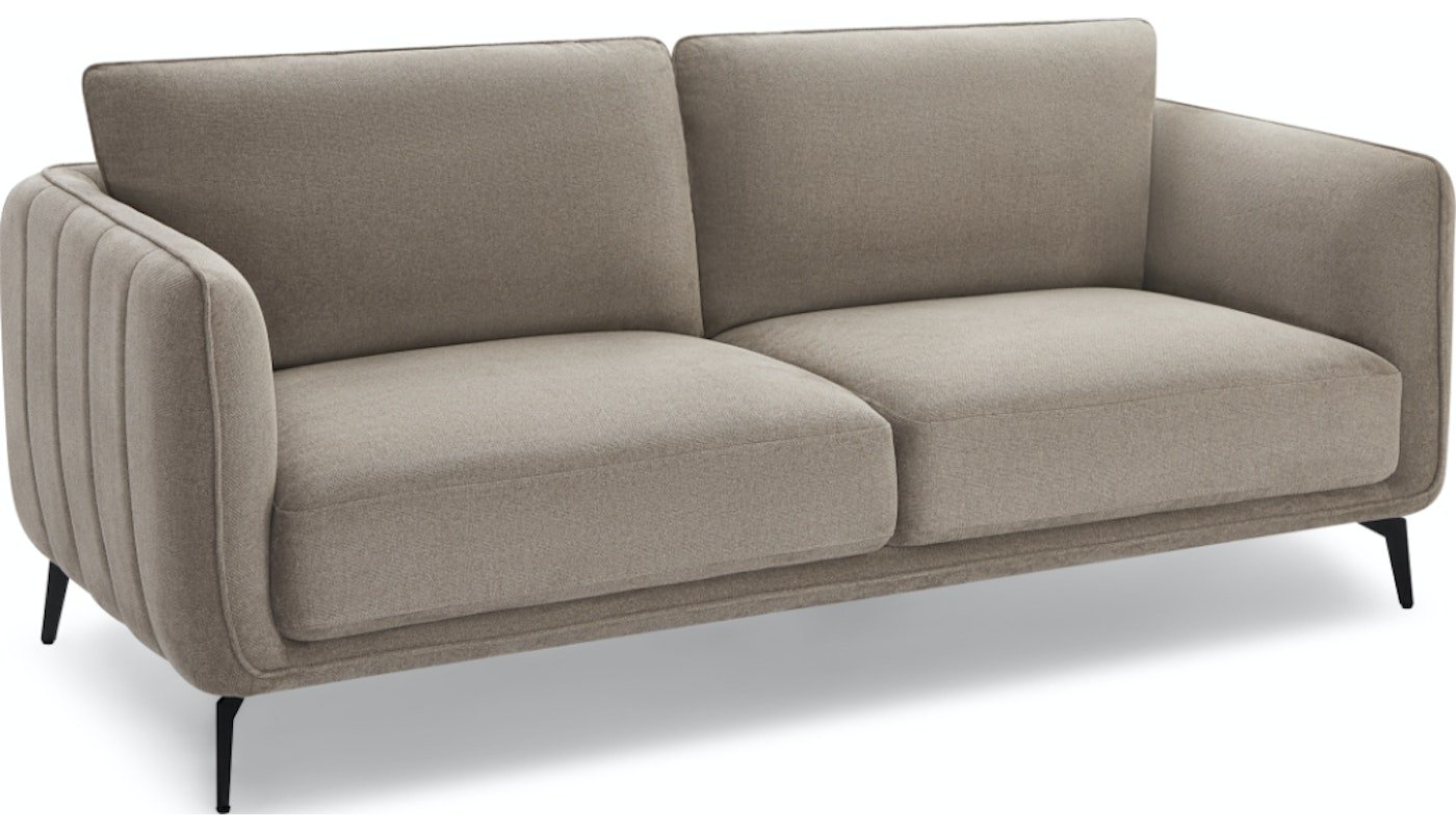På billedet ser du Selena, 3-personers sofa, Stof fra brandet Raymond & Hallmark i en størrelse H: 86 cm. x L: 200 cm. x D: 88 cm. i farven Kamel